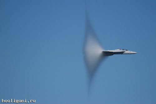 <br />
				Сингулярность Прандтля-Глоерта: удивительный воротничок на реактивном самолете (24 фото)<br />
							