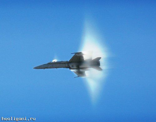 <br />
				Сингулярность Прандтля-Глоерта: удивительный воротничок на реактивном самолете (24 фото)<br />
							