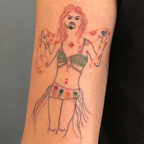 Эта бразильская тату-художница совершенно не умеет рисовать, но именно поэтому у неё так много клиентов (20 фото)