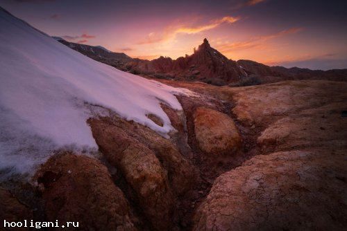 <br />
				Трэвел-фотограф Альберт Дрос отправился в Кыргызстан и исследовал неизвестный и захватывающий дух каньон (23 фото)<br />
							